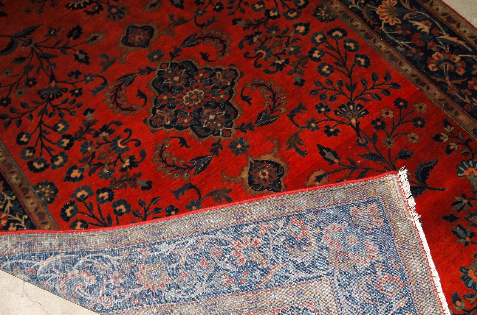 Handmade antique Persian Sarouk rug 4' x 6.4' (122cm x 195cm) 1920s - 1B785