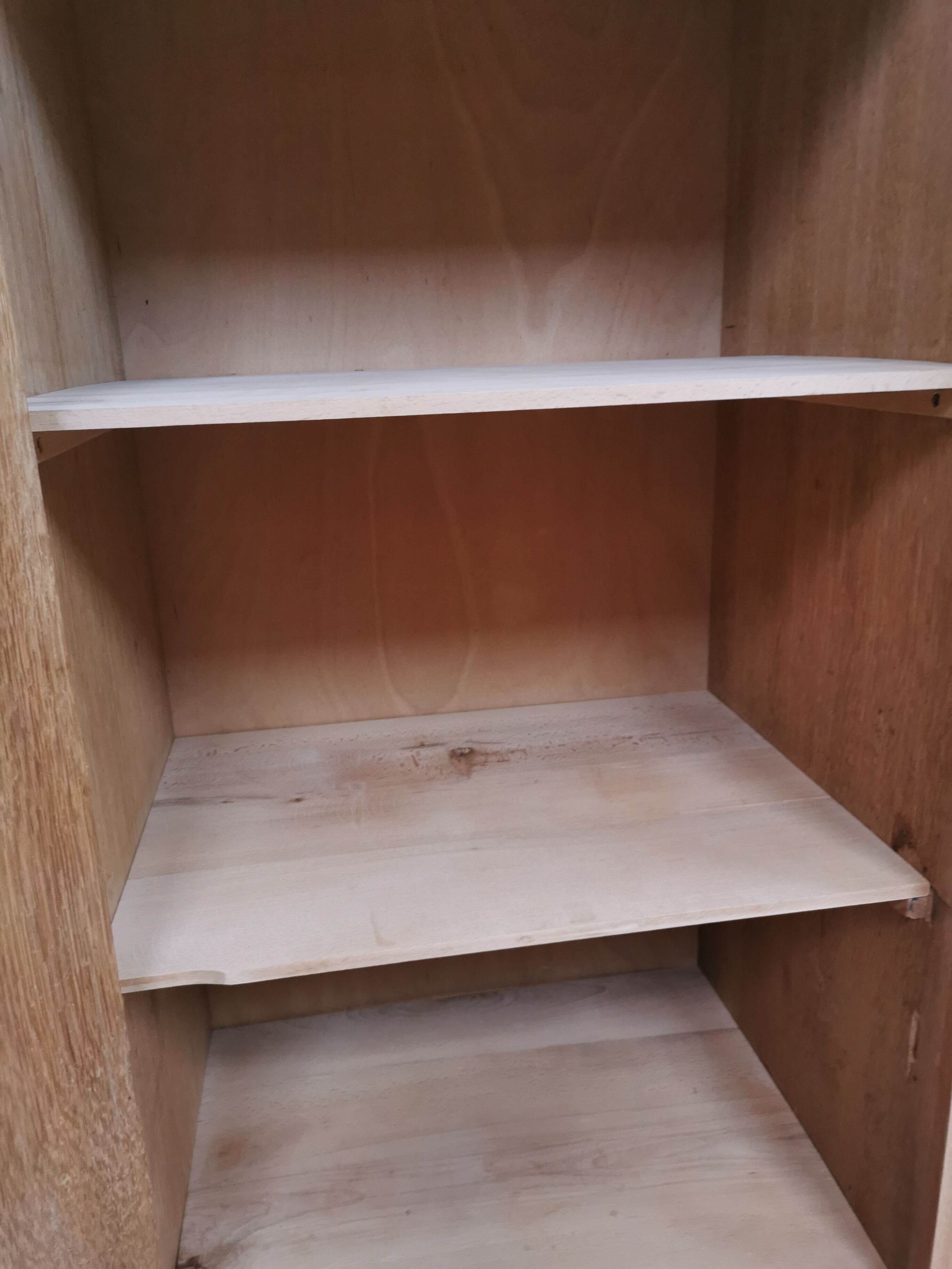 Asymmetrical cabinet