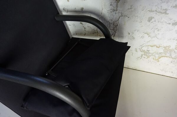 Fauteuil par Burkhard Vogtherr par Arflex vintage Black Canvas  T-Line 1984