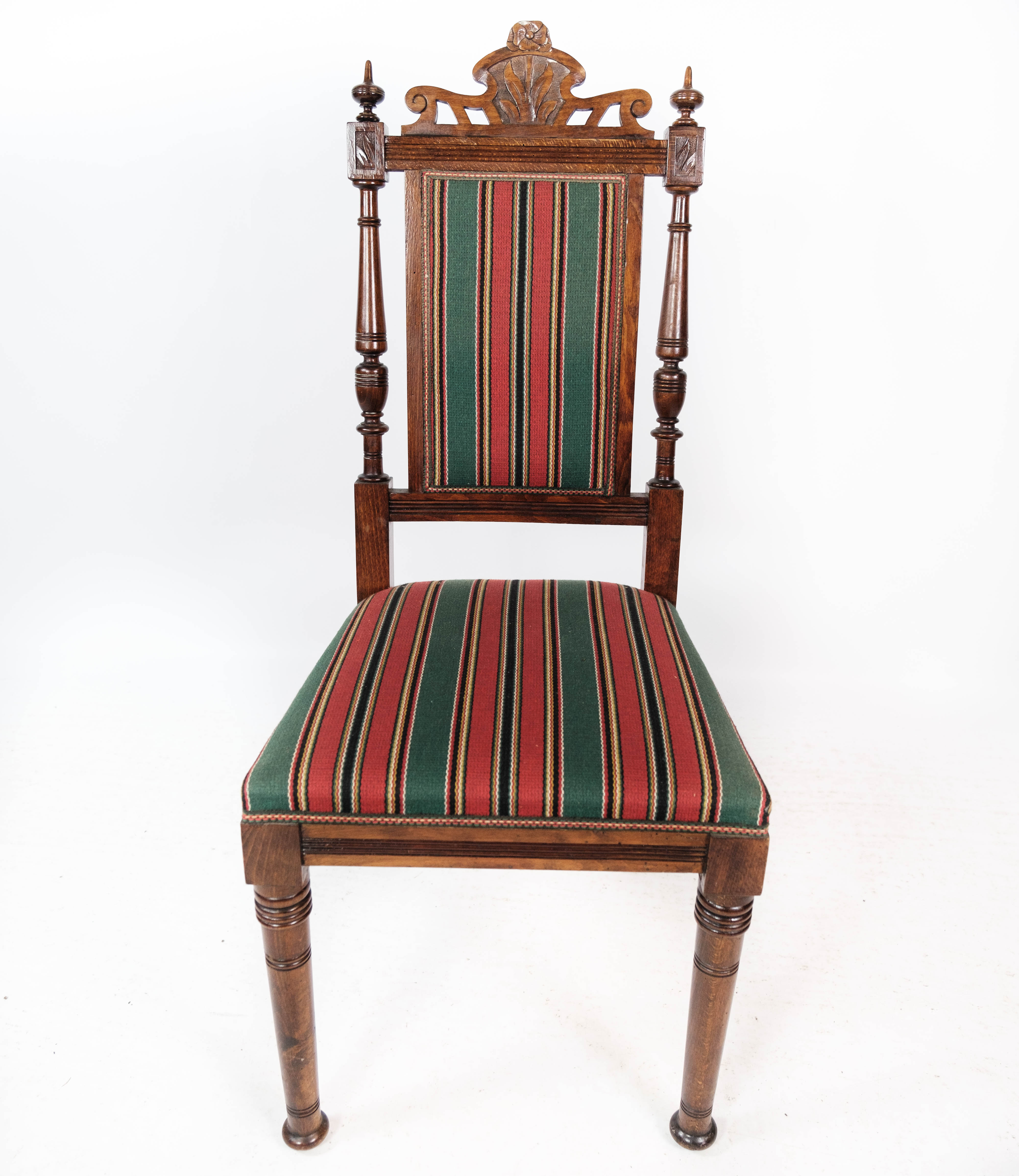 Ensemble de six chaises de salle à manger en chêne et rembourrées de tissu rayé, années 1920