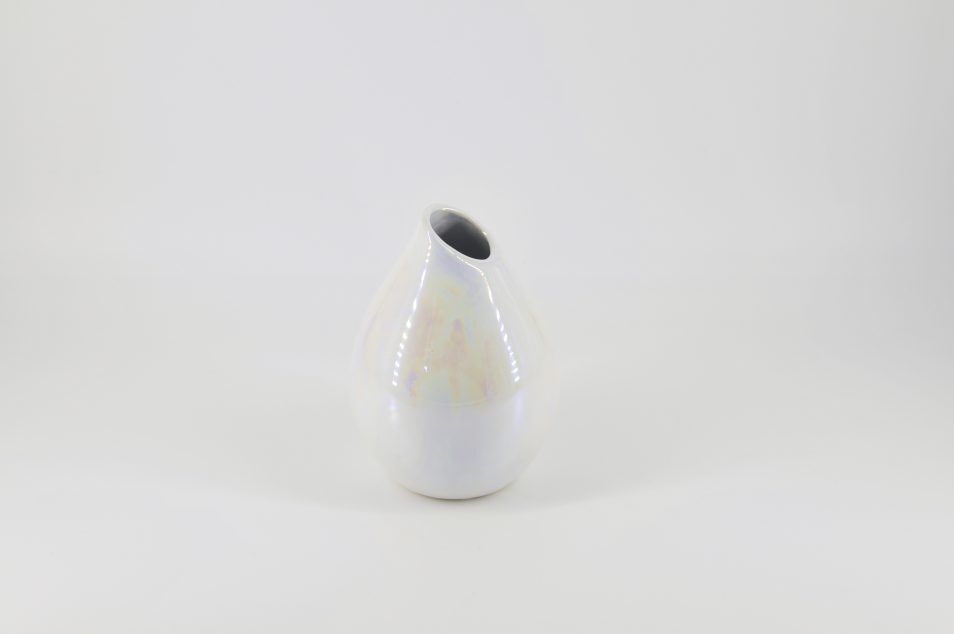 Vase en nacre blanche