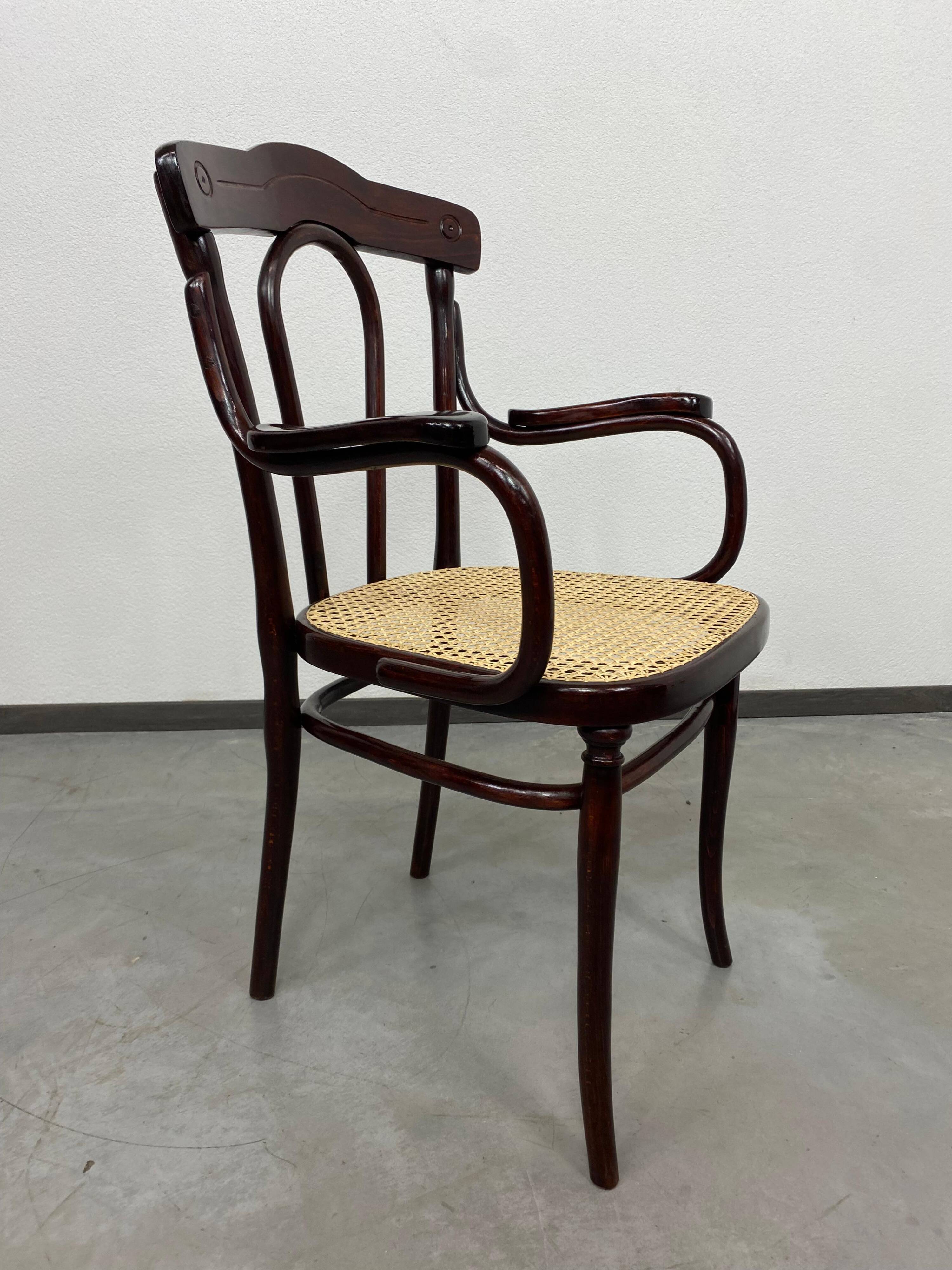 Chaise de bureau Thonet avec assise en rotin