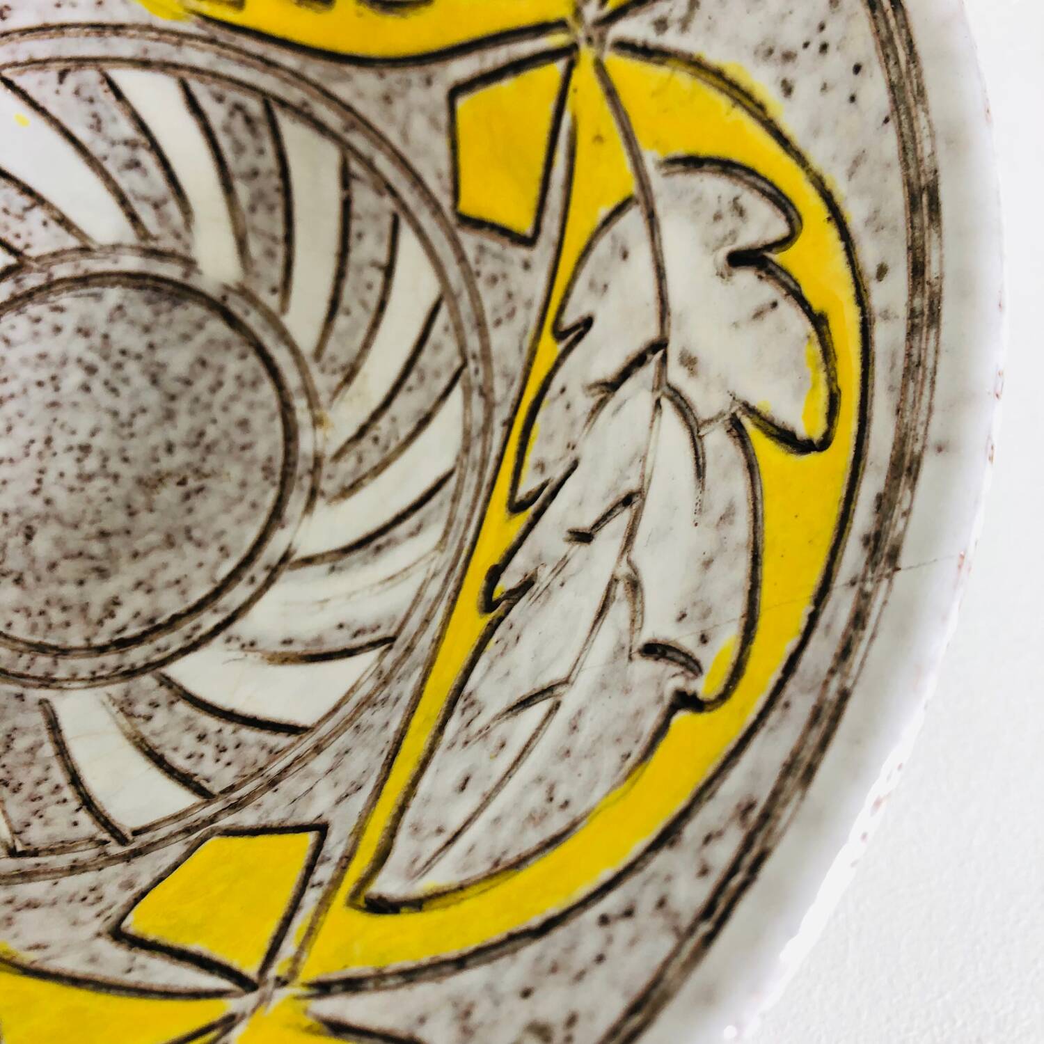 Trapezoidal vase by Fratelli Fanciullaci with plant decoration