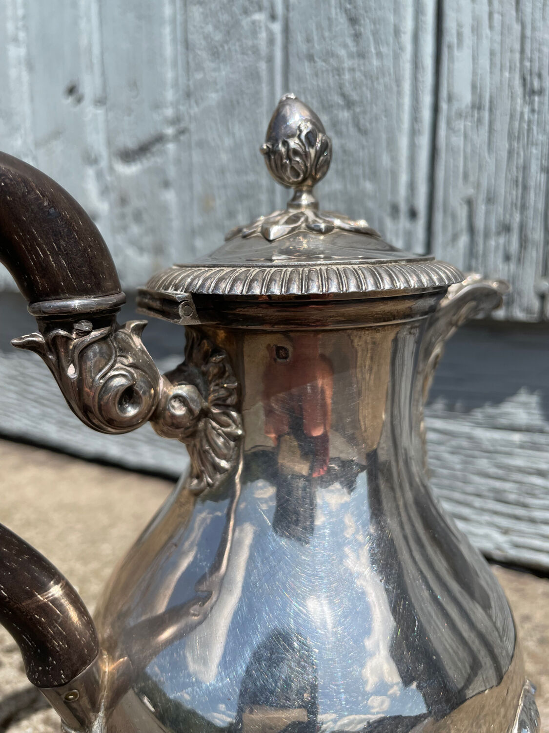 Silver coffee maker Paris