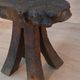 Tabouret brutaliste en chêne