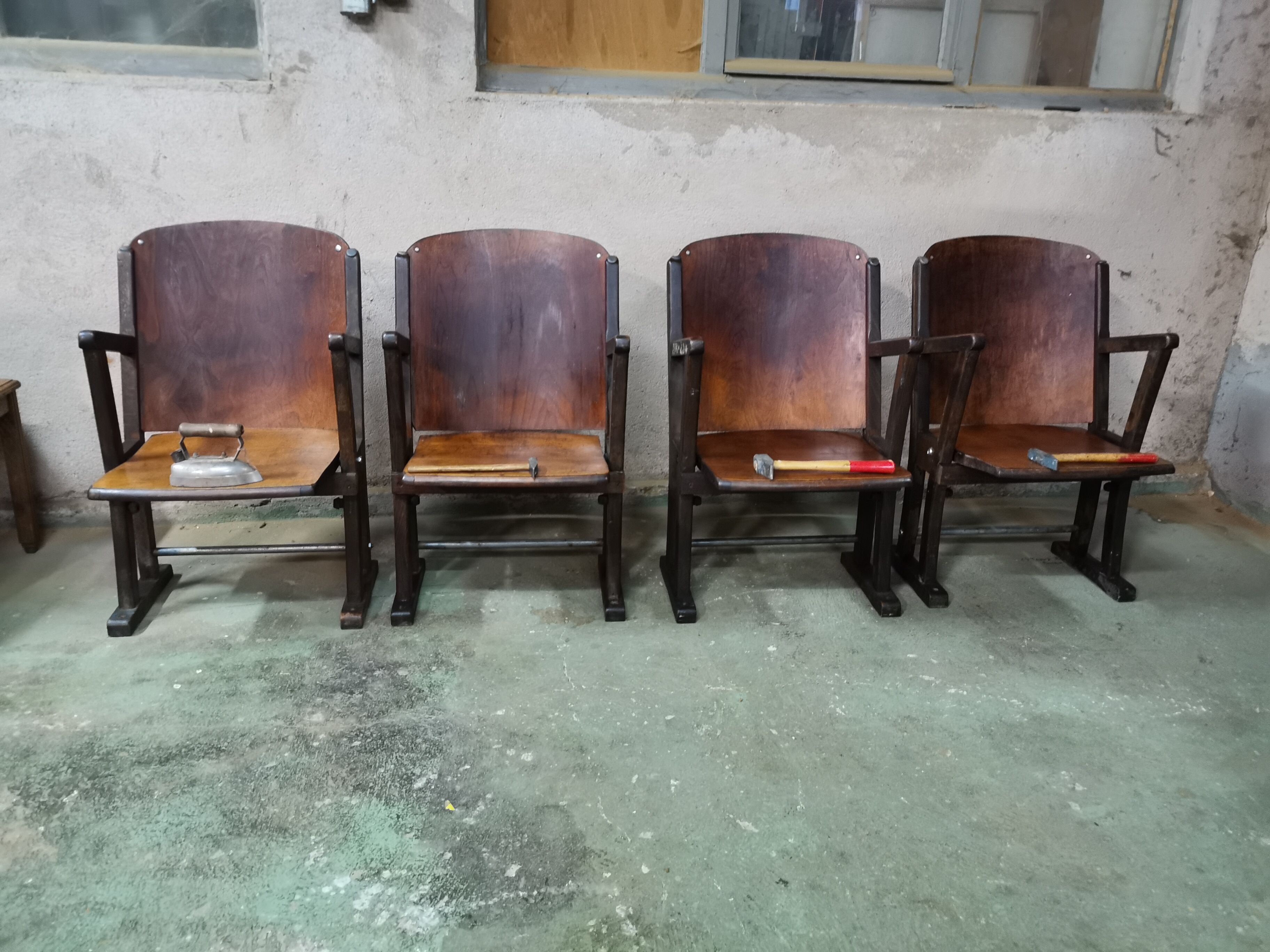 Strapontin cinema bench a place 1920/1930