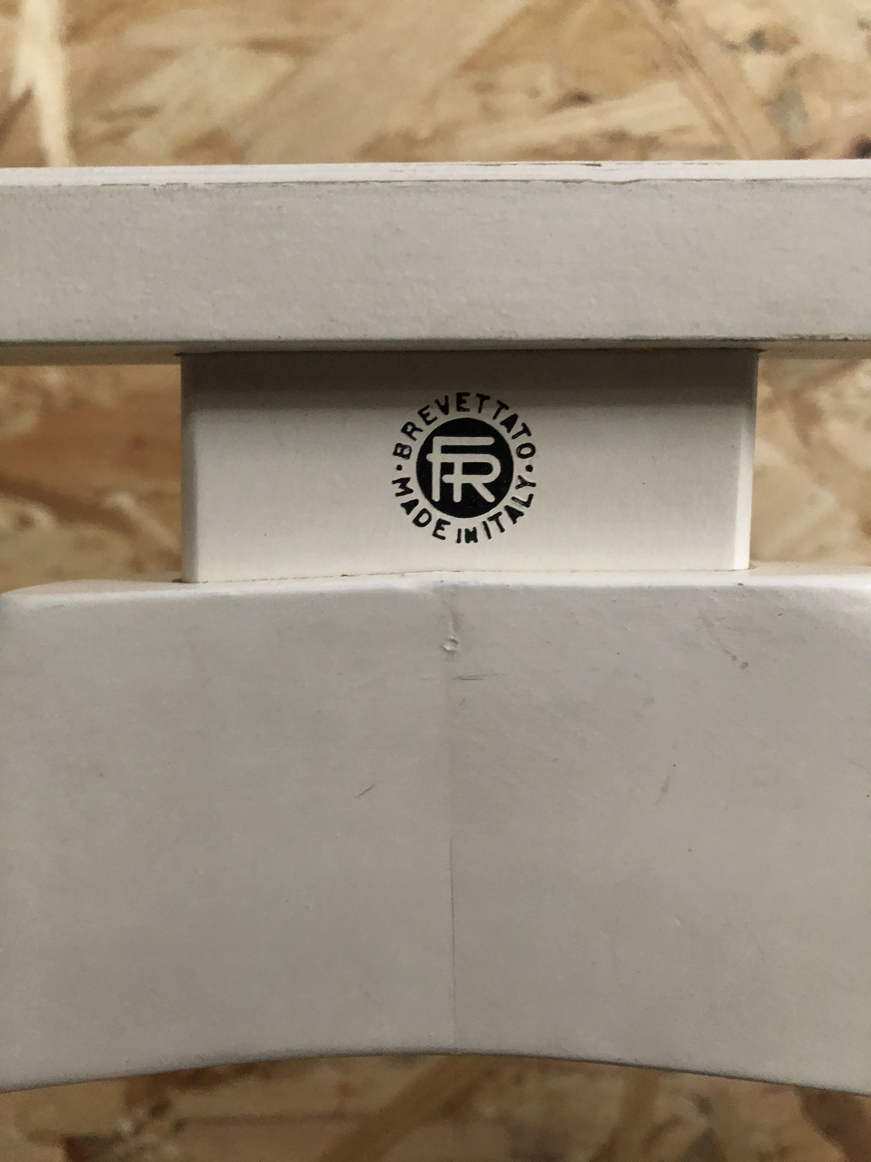 Old Fratelli Reguitti white wood valet made in Italy vintage