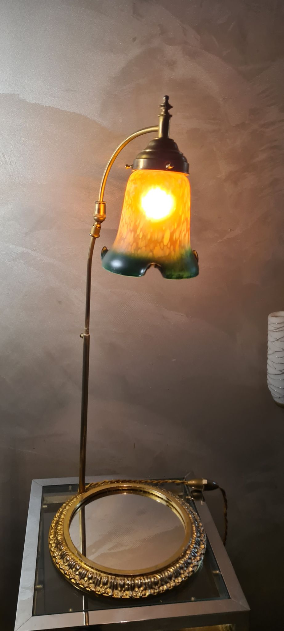 Art deco style lamp