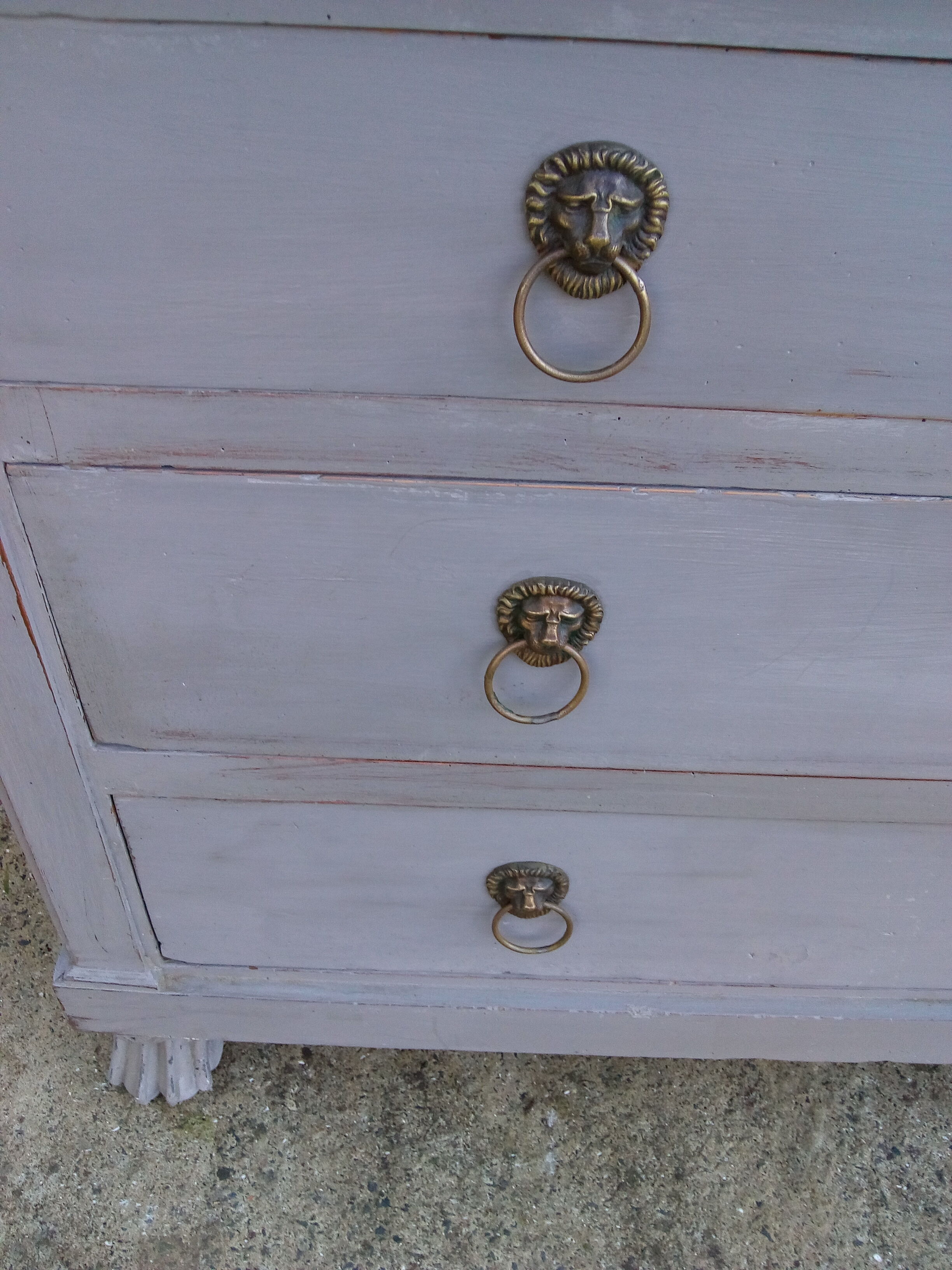 Chest of dresser Restoration Period