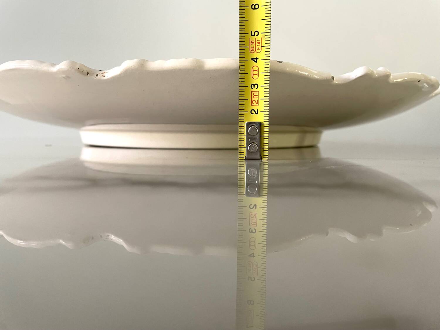 Very old Villeroy Boch decorative plate in perfect condition