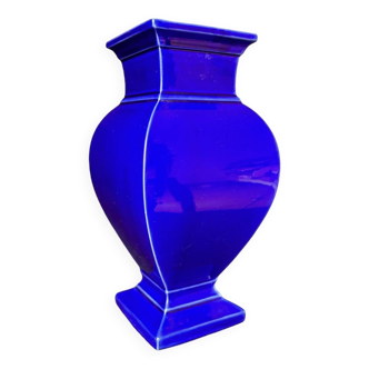 Vase bleu en faïence