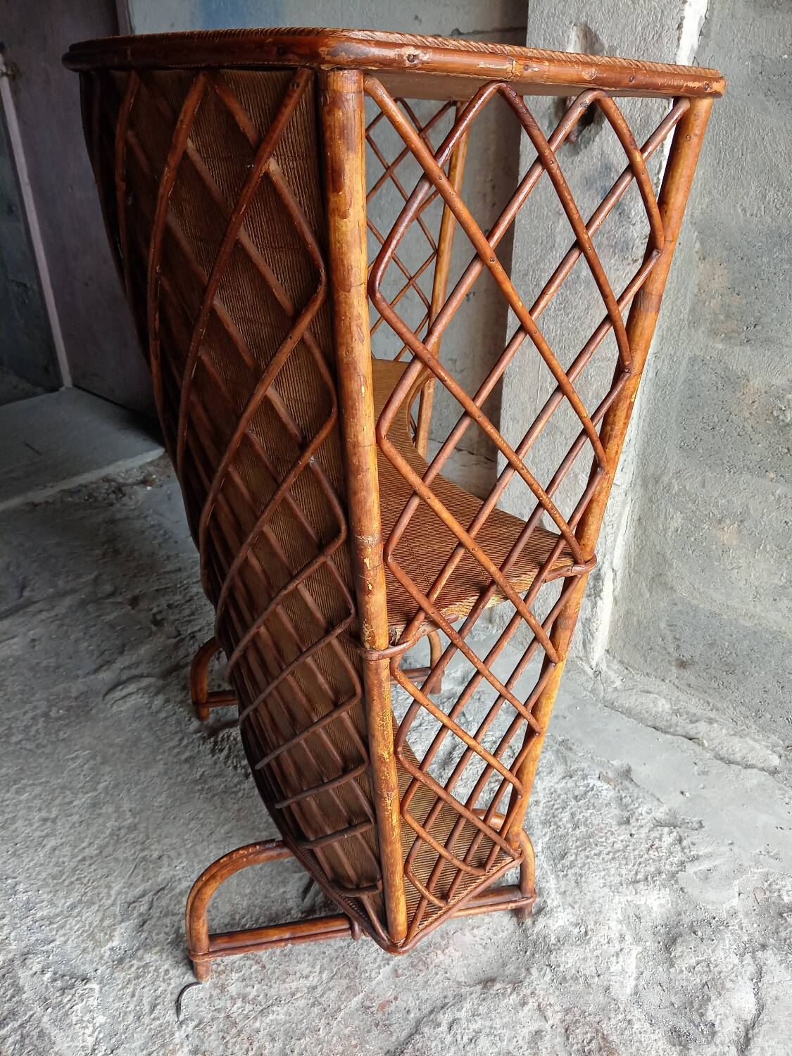 Vintage rattan bar