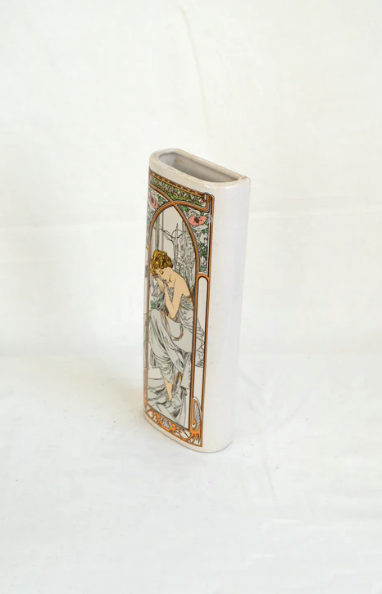 Vase mural d'après Alfons Mucha