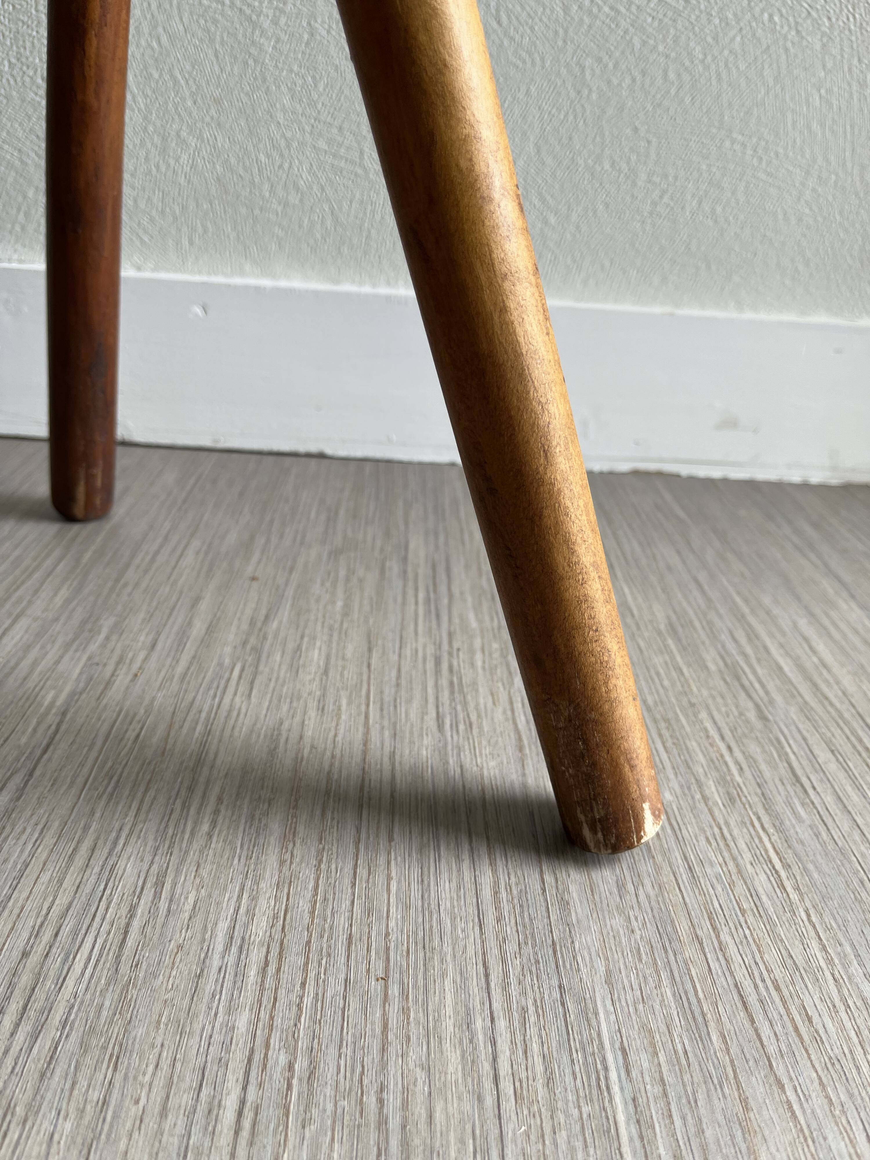 Tabouret tripode bois