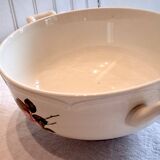 Very pretty soup tureen from Gien model "Chinon" in very good condition.