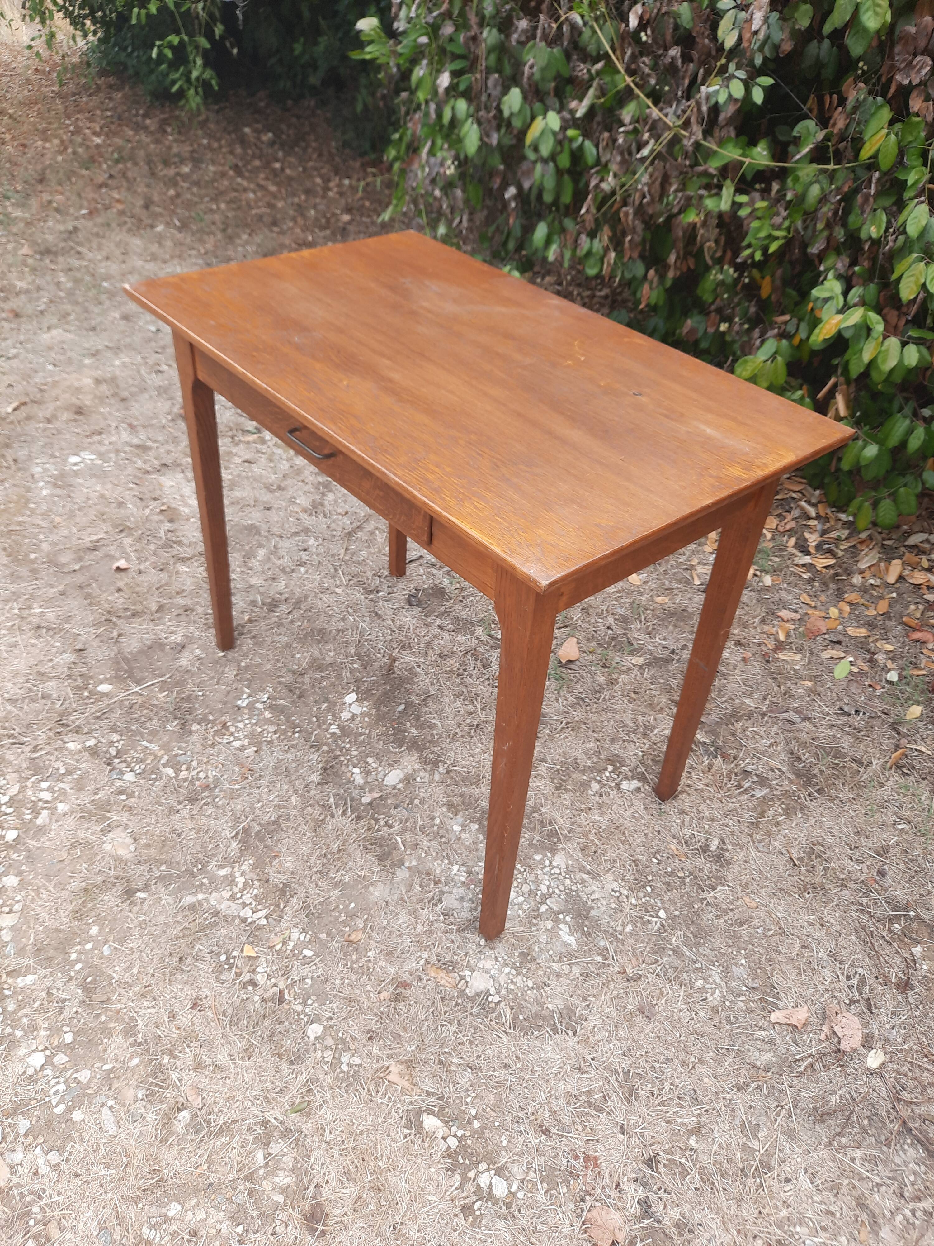 Table à écrire/table d'appoint