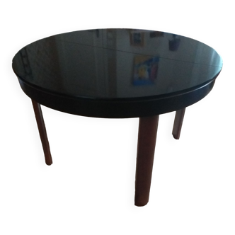 Dining room table