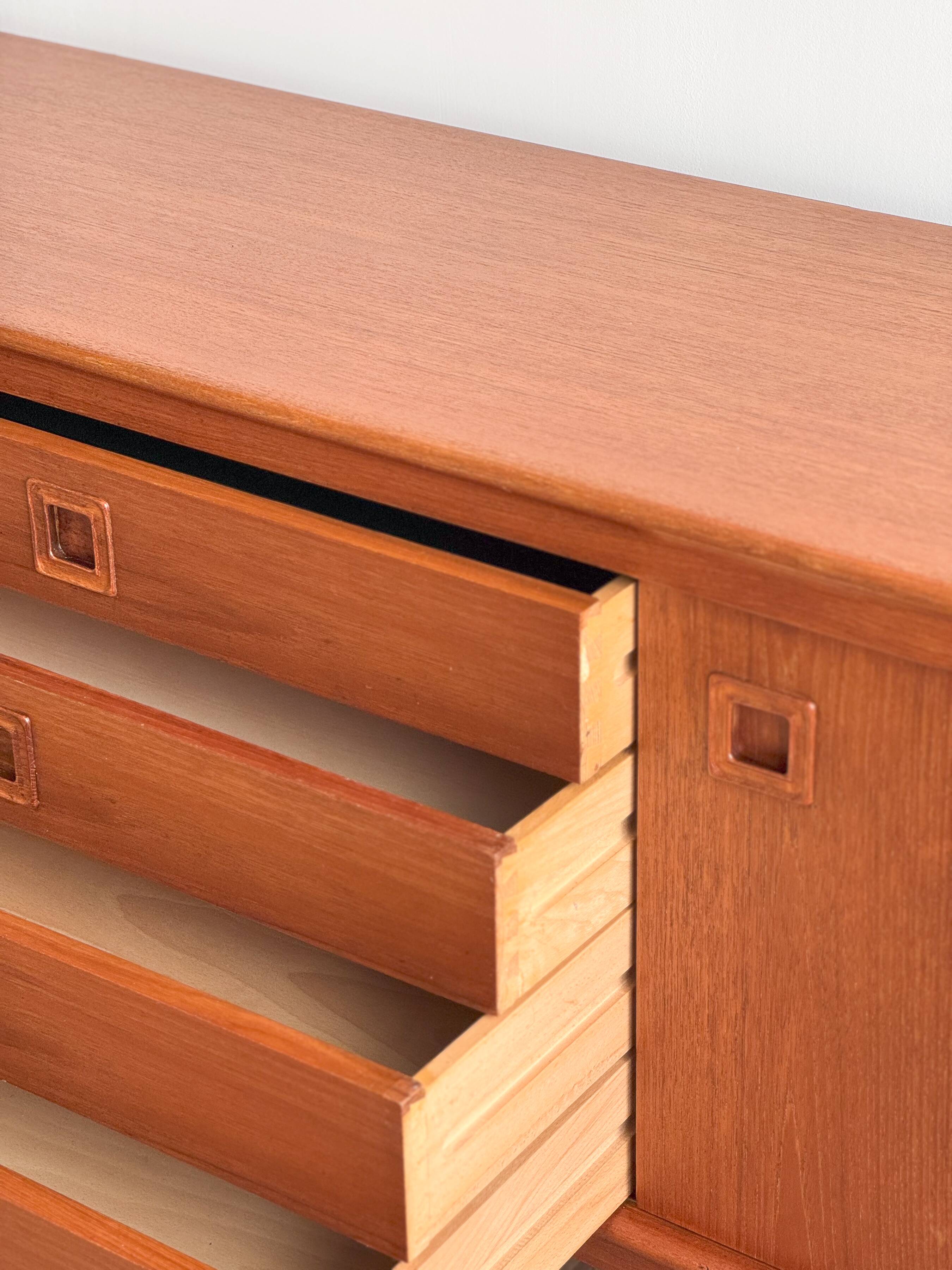 Enfilade danoise vintage en teck par H.W. Klein pour Bramin, années 60