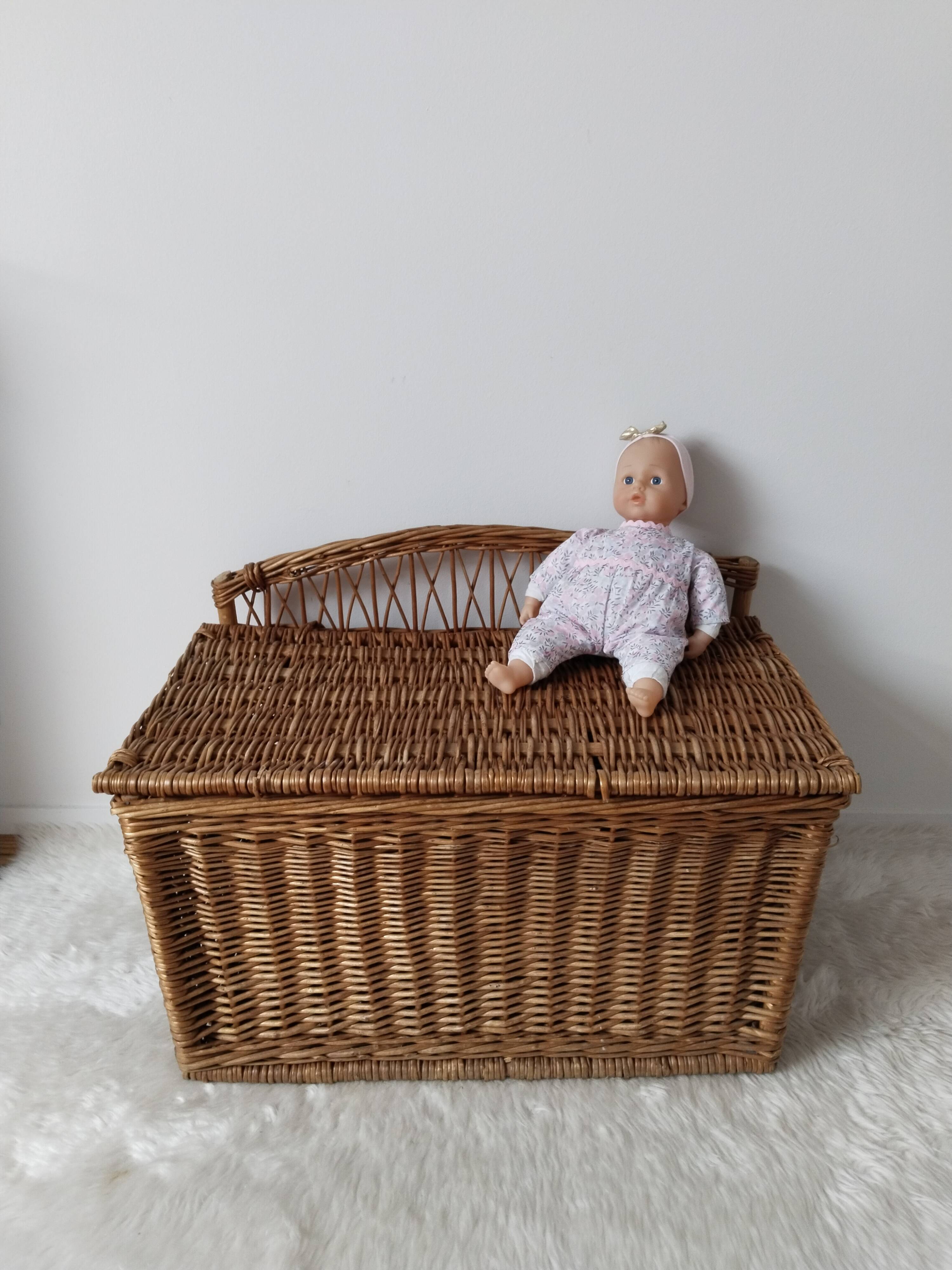 Old toy box in rattan, wicker, bench, end of bed