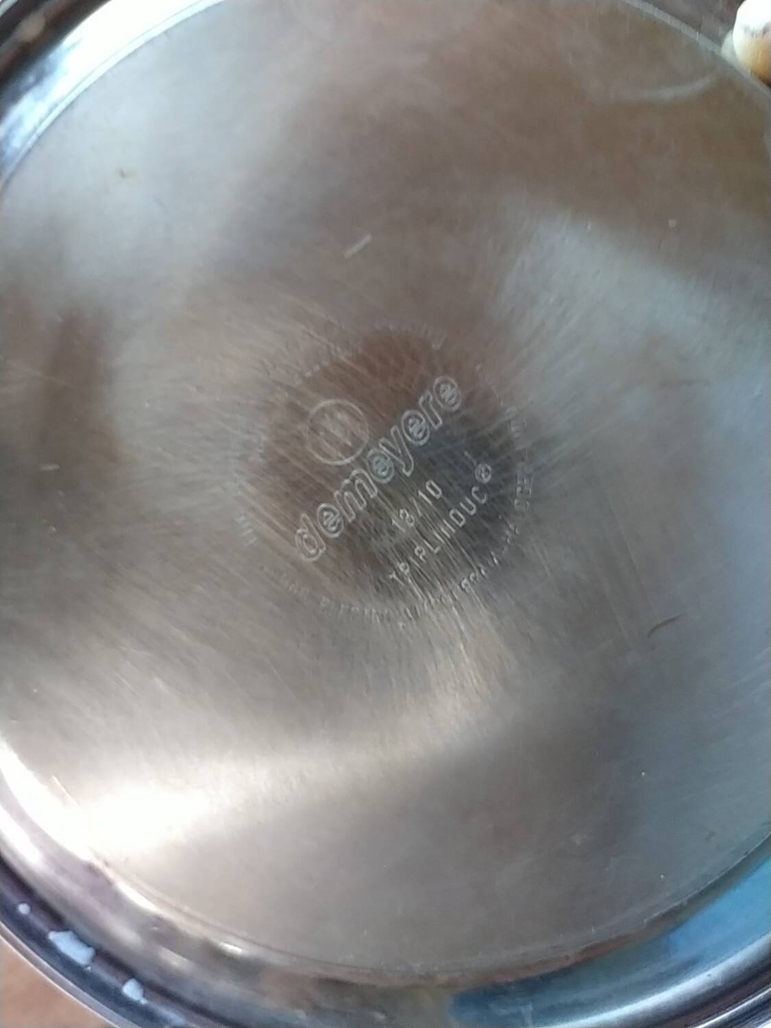 Demeyere 2.5 L whistling kettle.