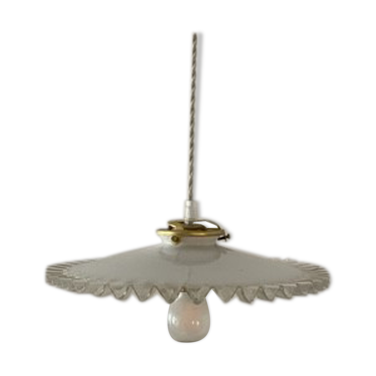 Opaline suspension
