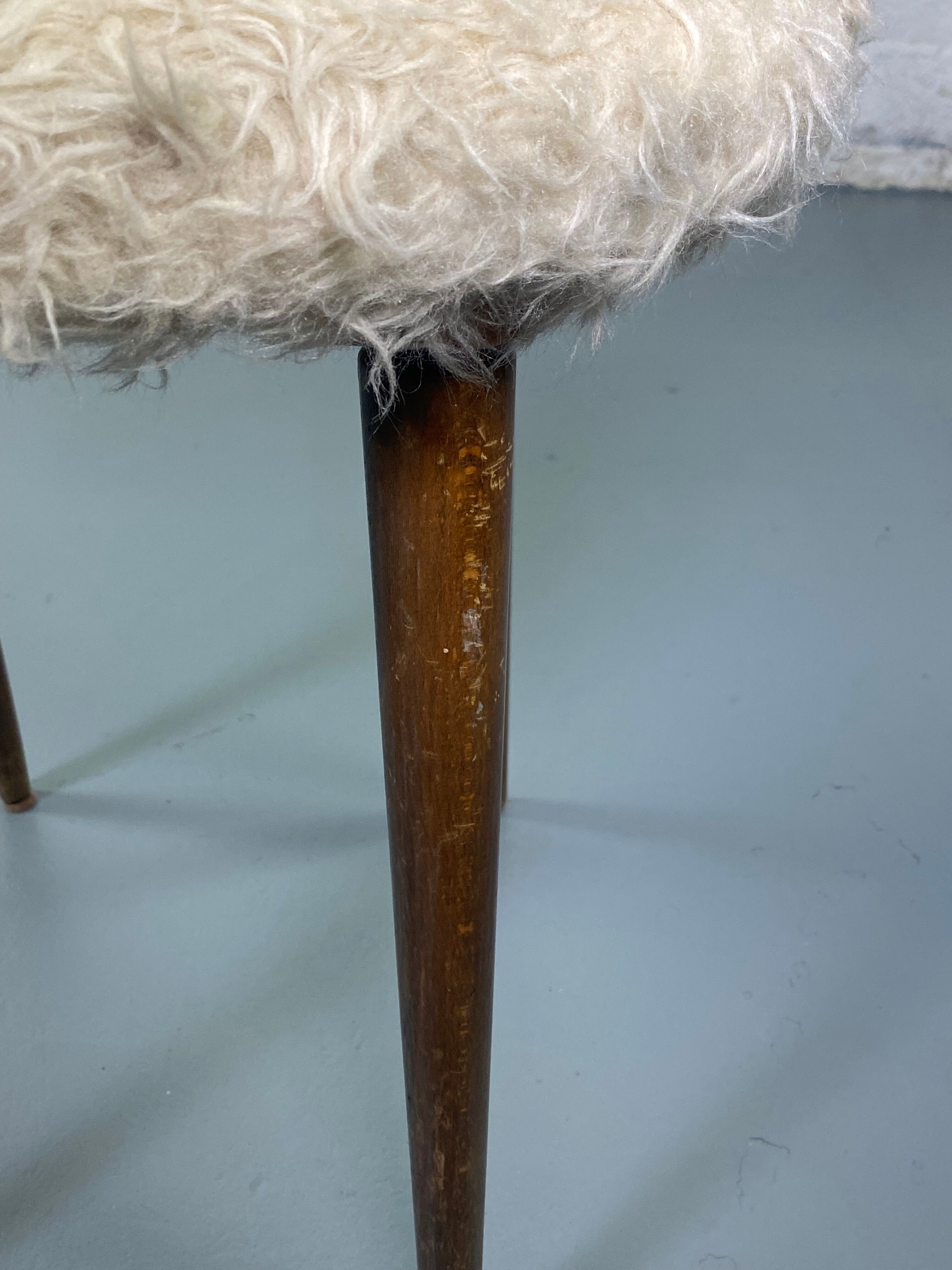 Vintage moumoute chair year 70