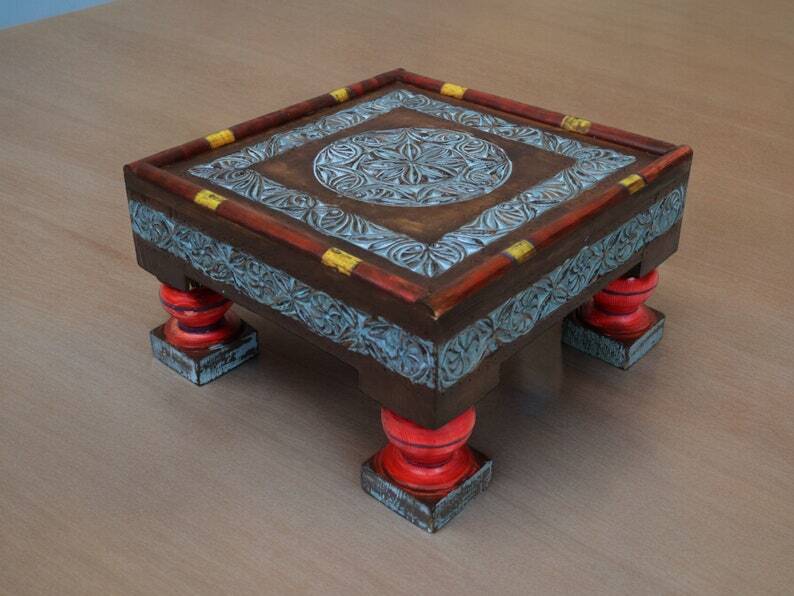50 x 50 cm hand-carved solid wood tea table