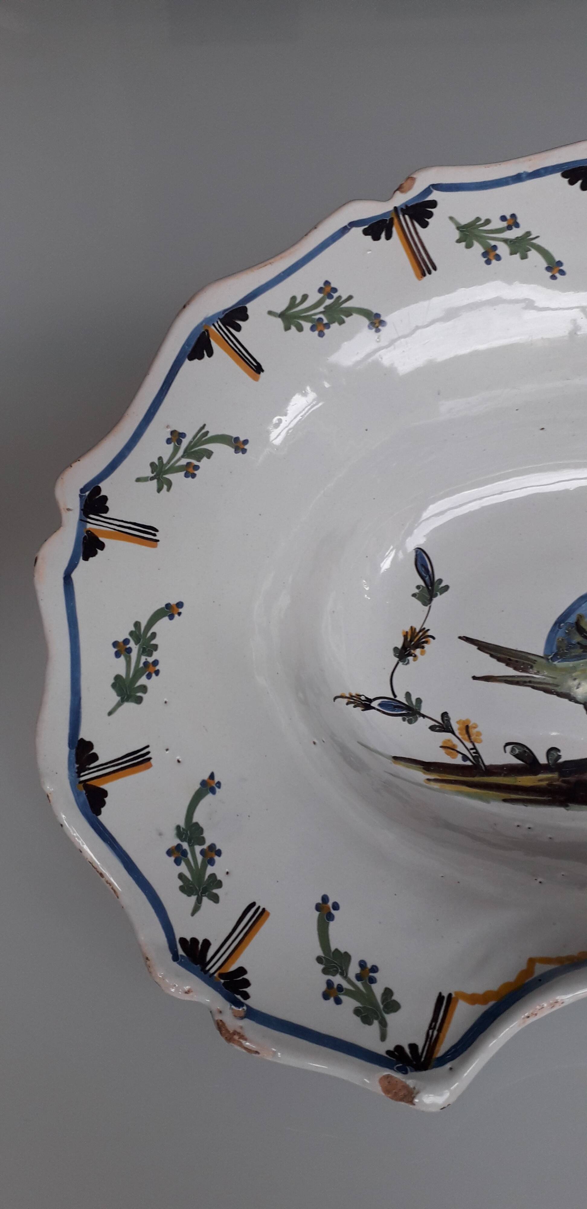 Nevers faience shaving dish - 18th century - Bird decoration