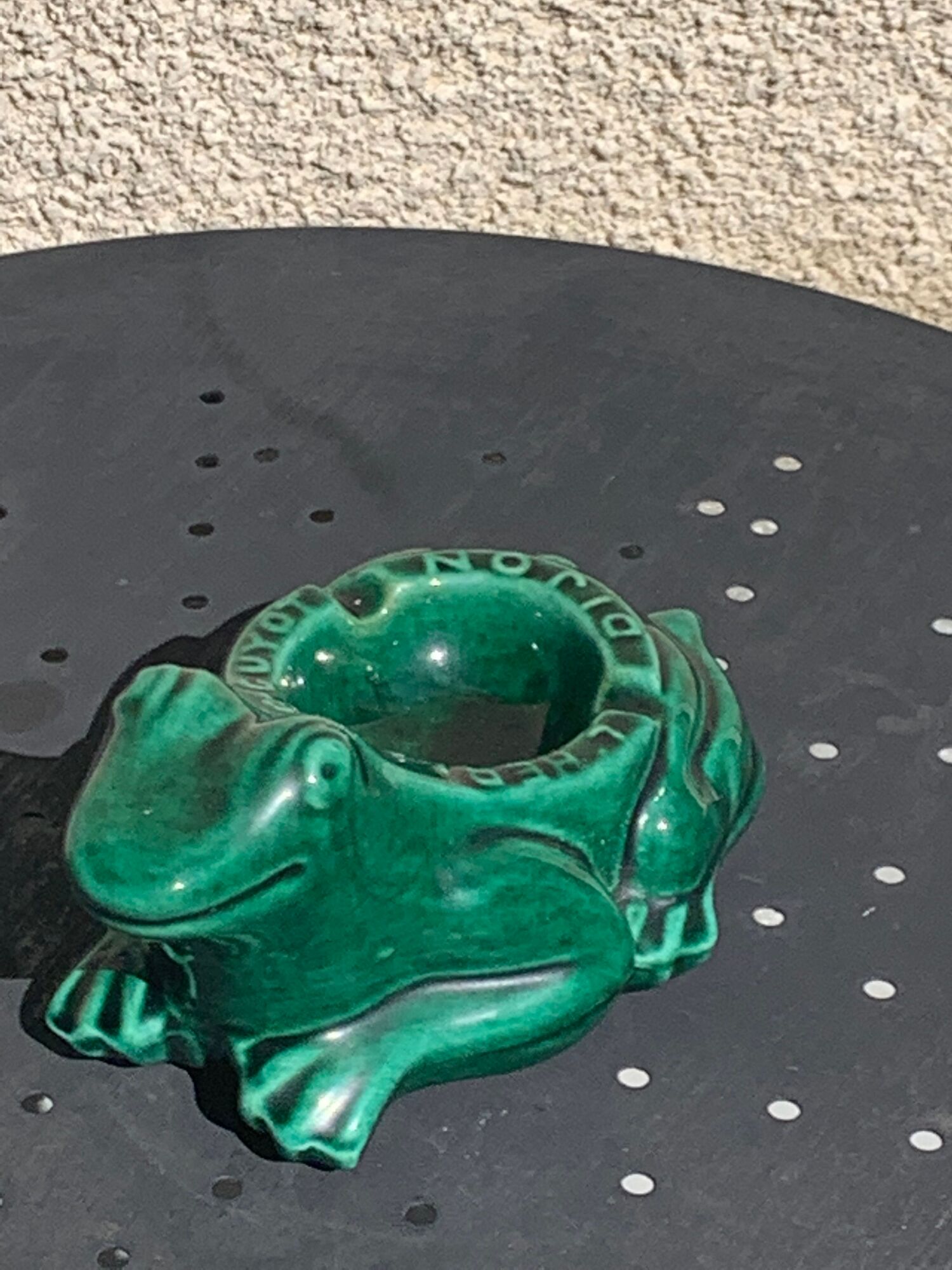 Advertising ashtray l'héritier-Guyot Dijon in vintage and collector's green enamelled ceramic