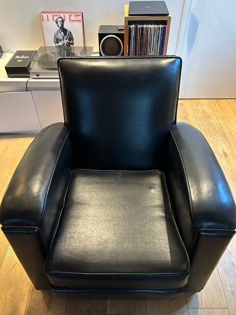 Club armchair in black leather