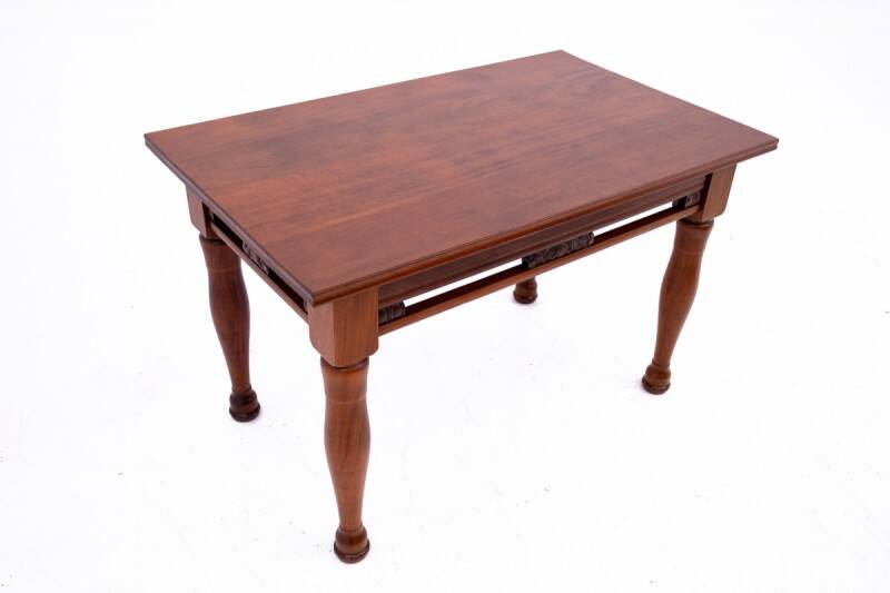 Table with four chairs from the early 20th century