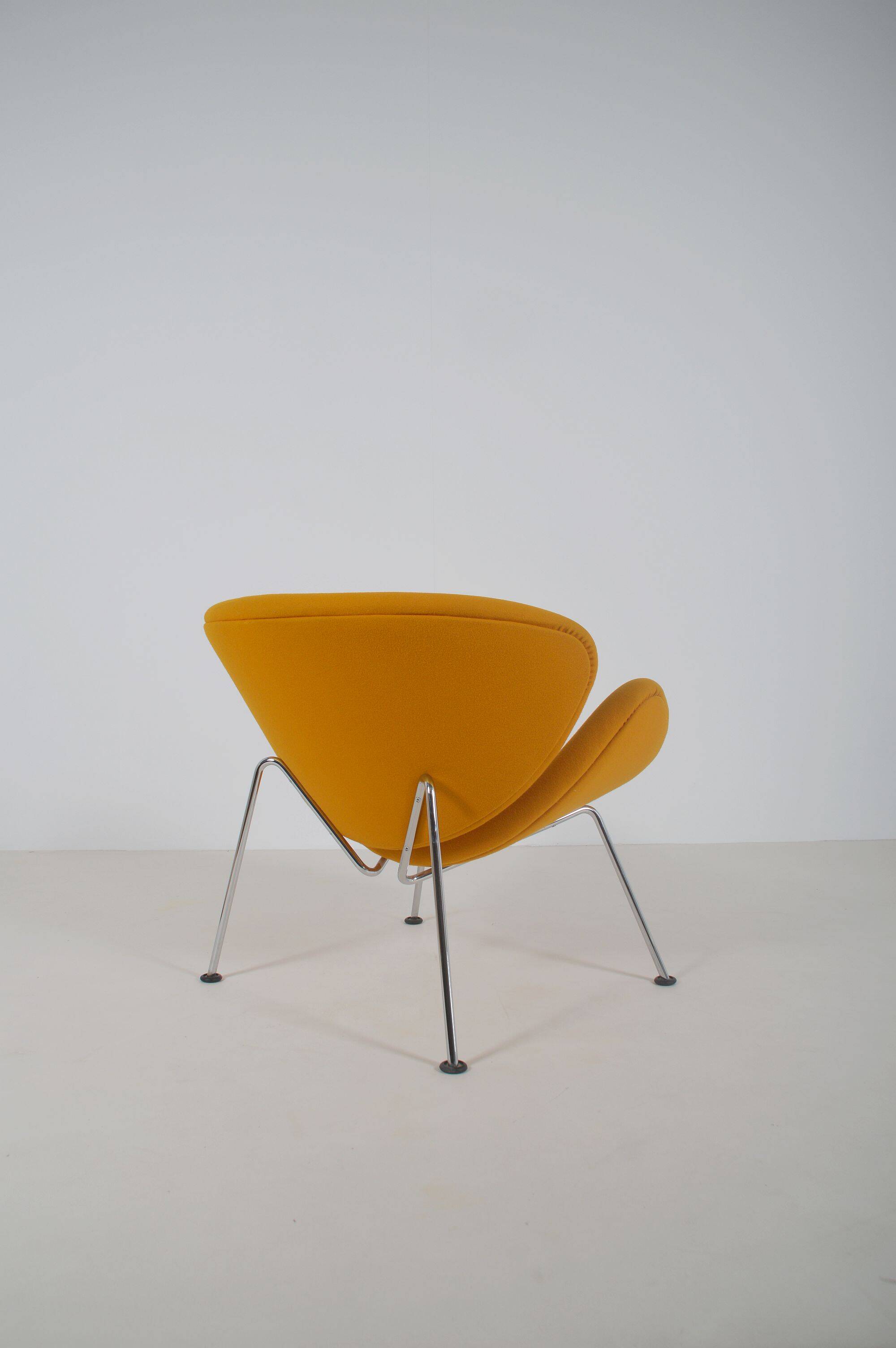 Orange Slice F437 designed by Pierre Paulin for Artifort