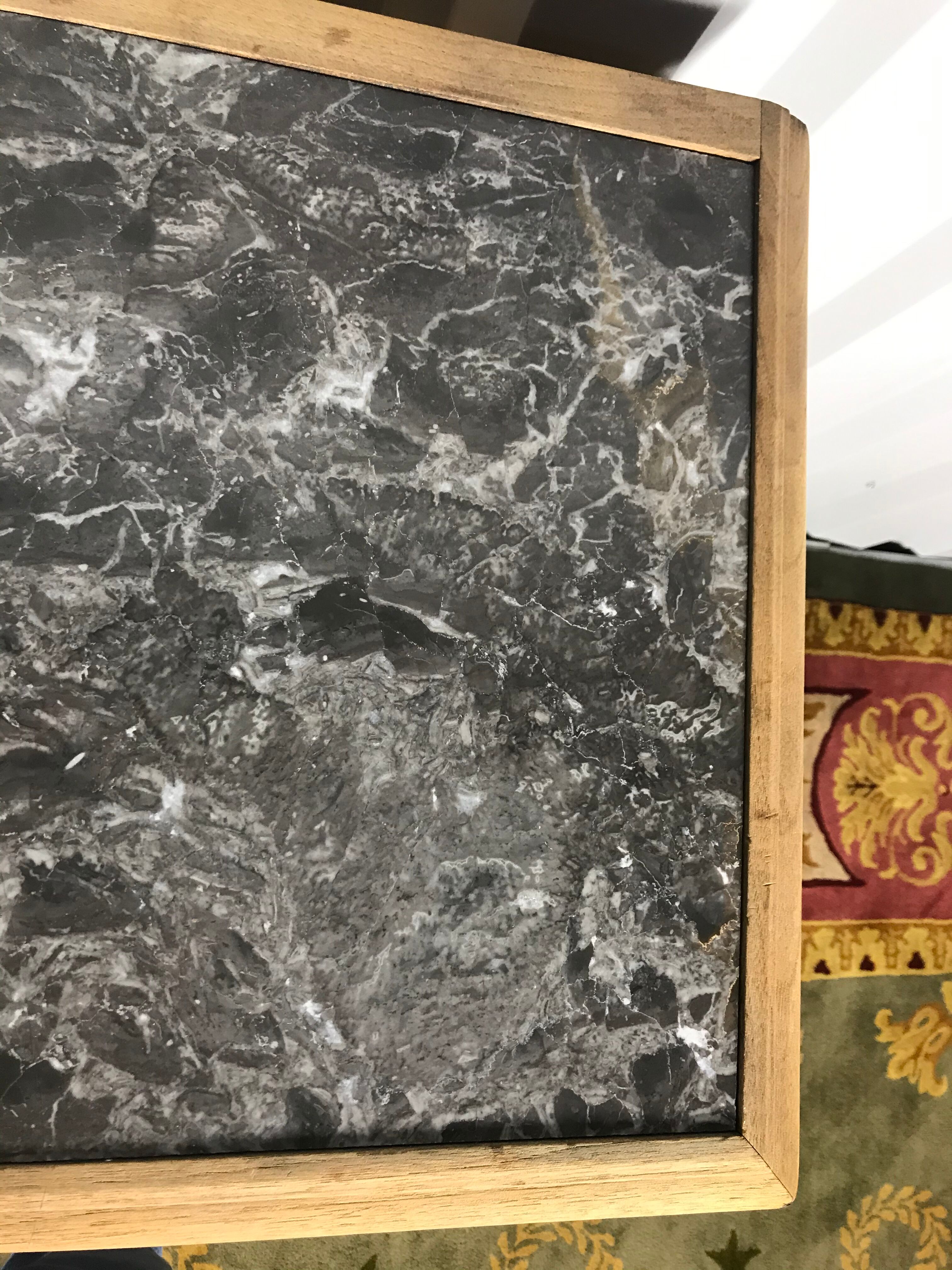 Console Henri II noyer aéro gommé et marbre
