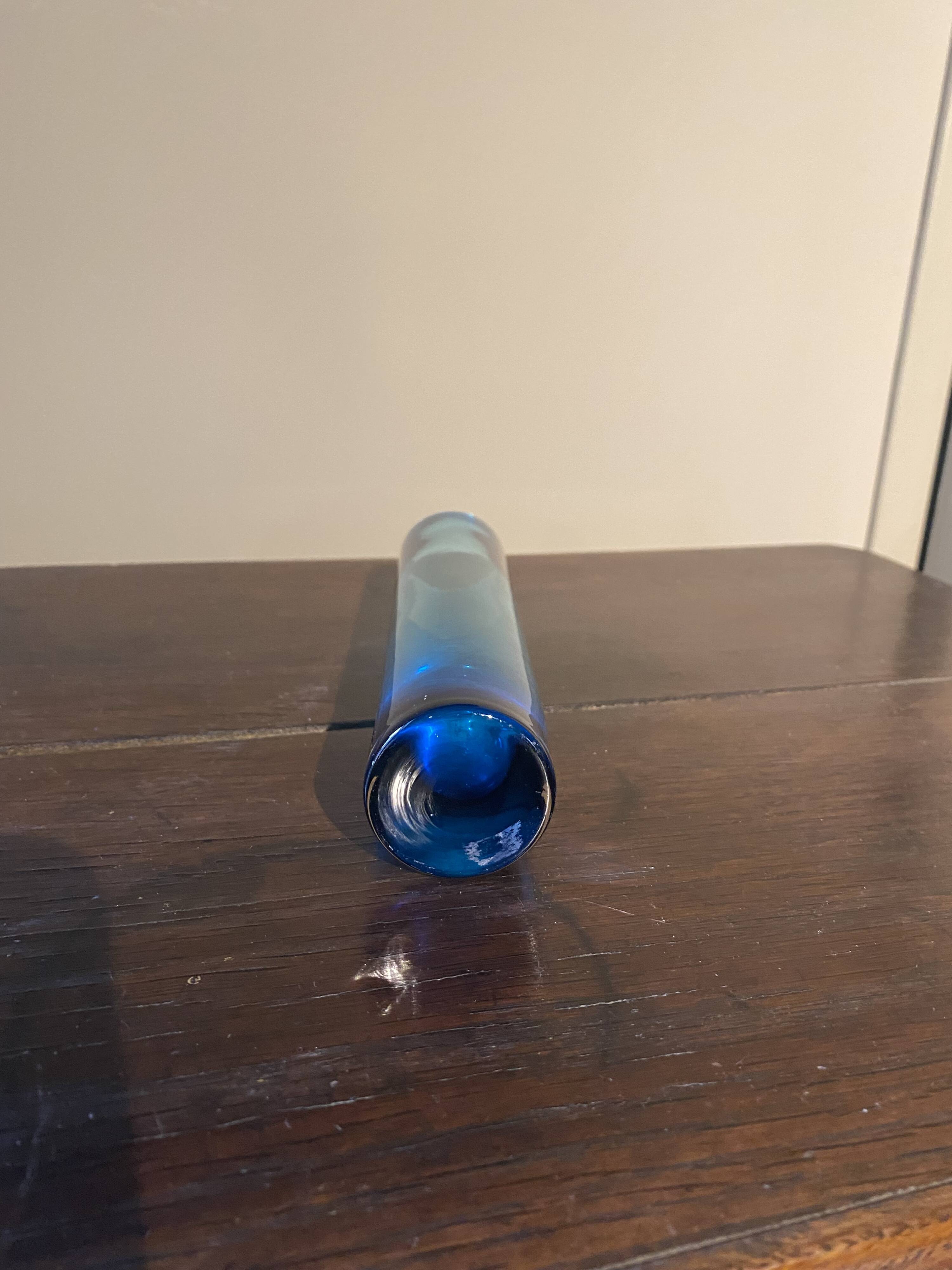 Turquoise glass soliflore