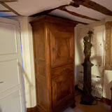 Standing man, antique wooden bonnetière.