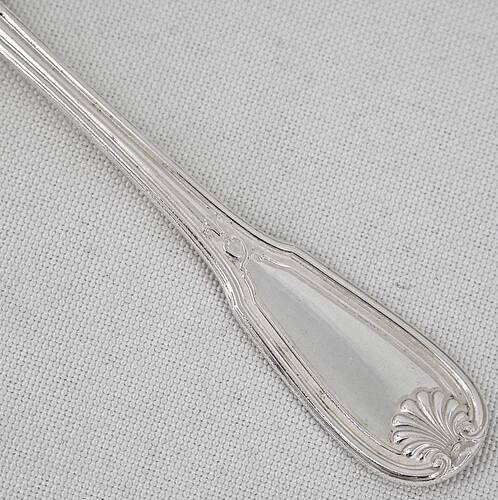 Ercuis Maintenon, Shell, 12 fish forks, 24 pieces in silver-plated metal.