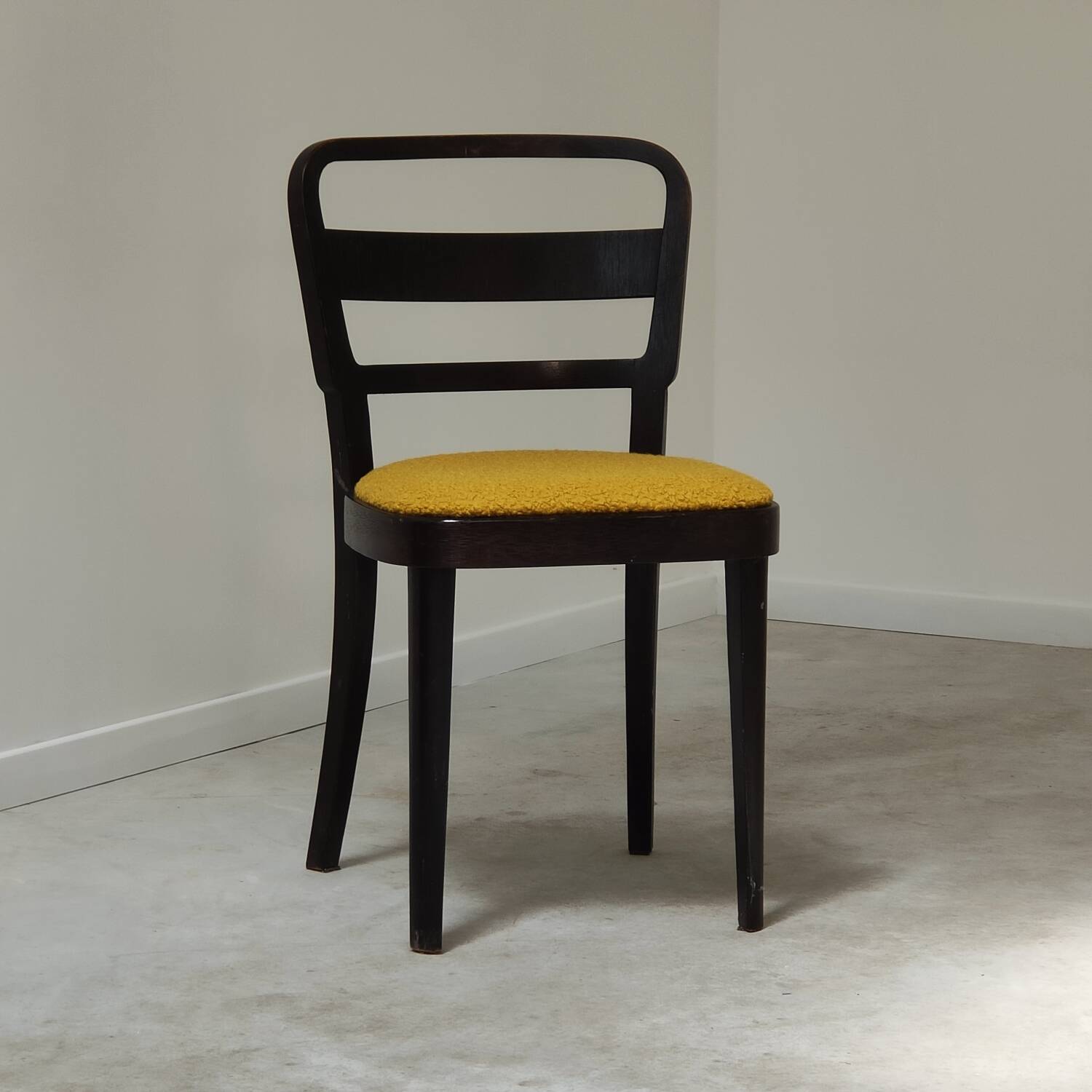 Set of 4 Thonet art deco chairs 1930, mustard yellow buckle