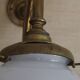 Applique en laiton vintage français bras col de cygne abat-jour en verre opaque