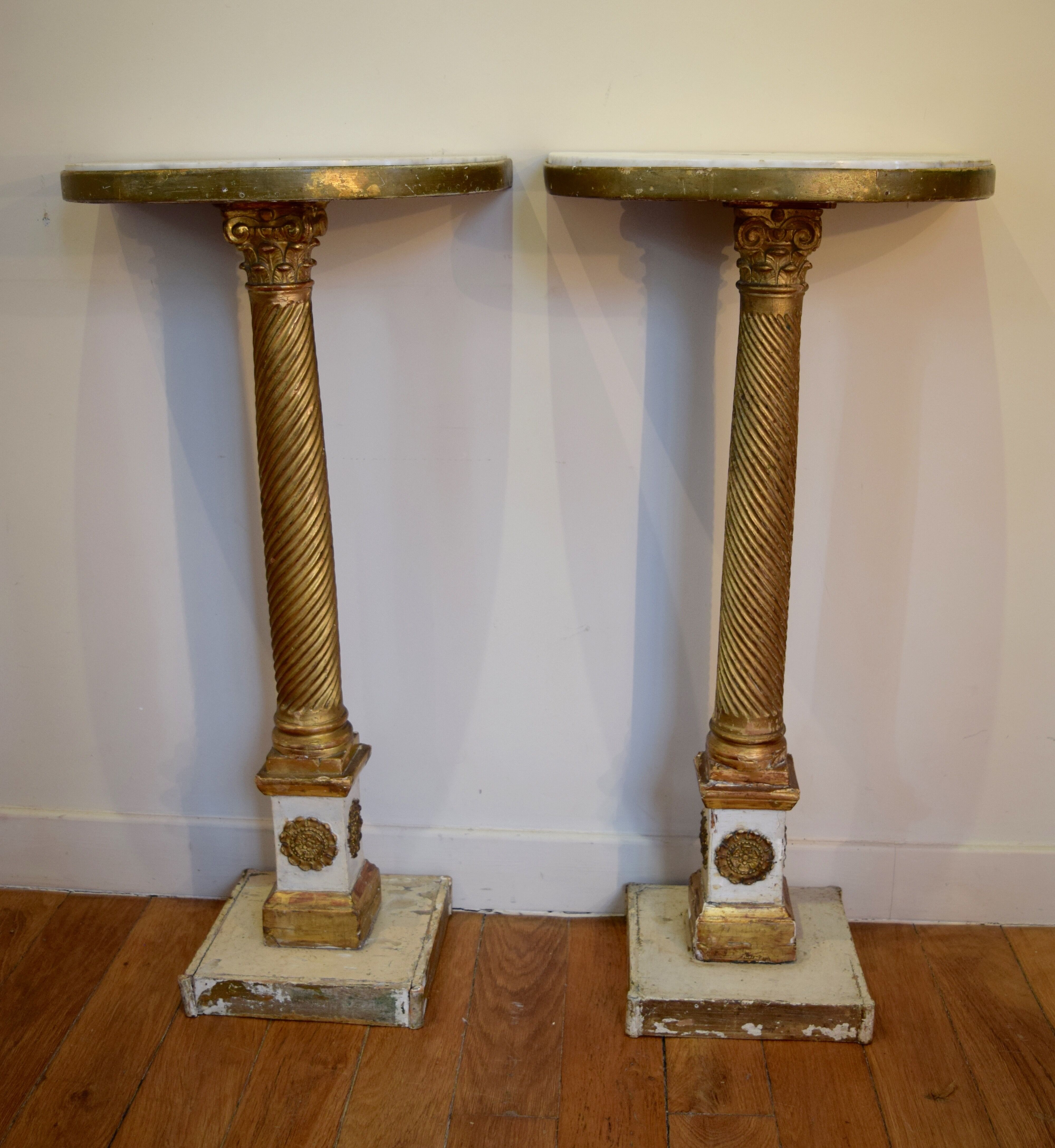 Pair of brackets half moon
