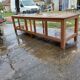 Table de drapier en pin , 2 tiroirs .