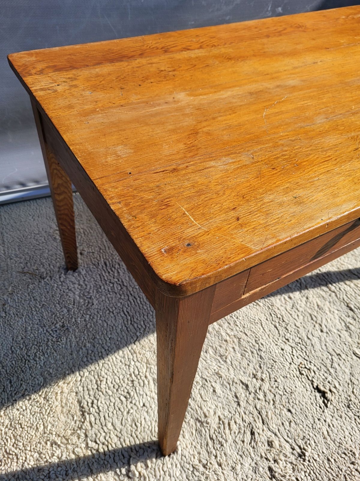 Pine farmhouse table ● Honey patina & Zebra grain