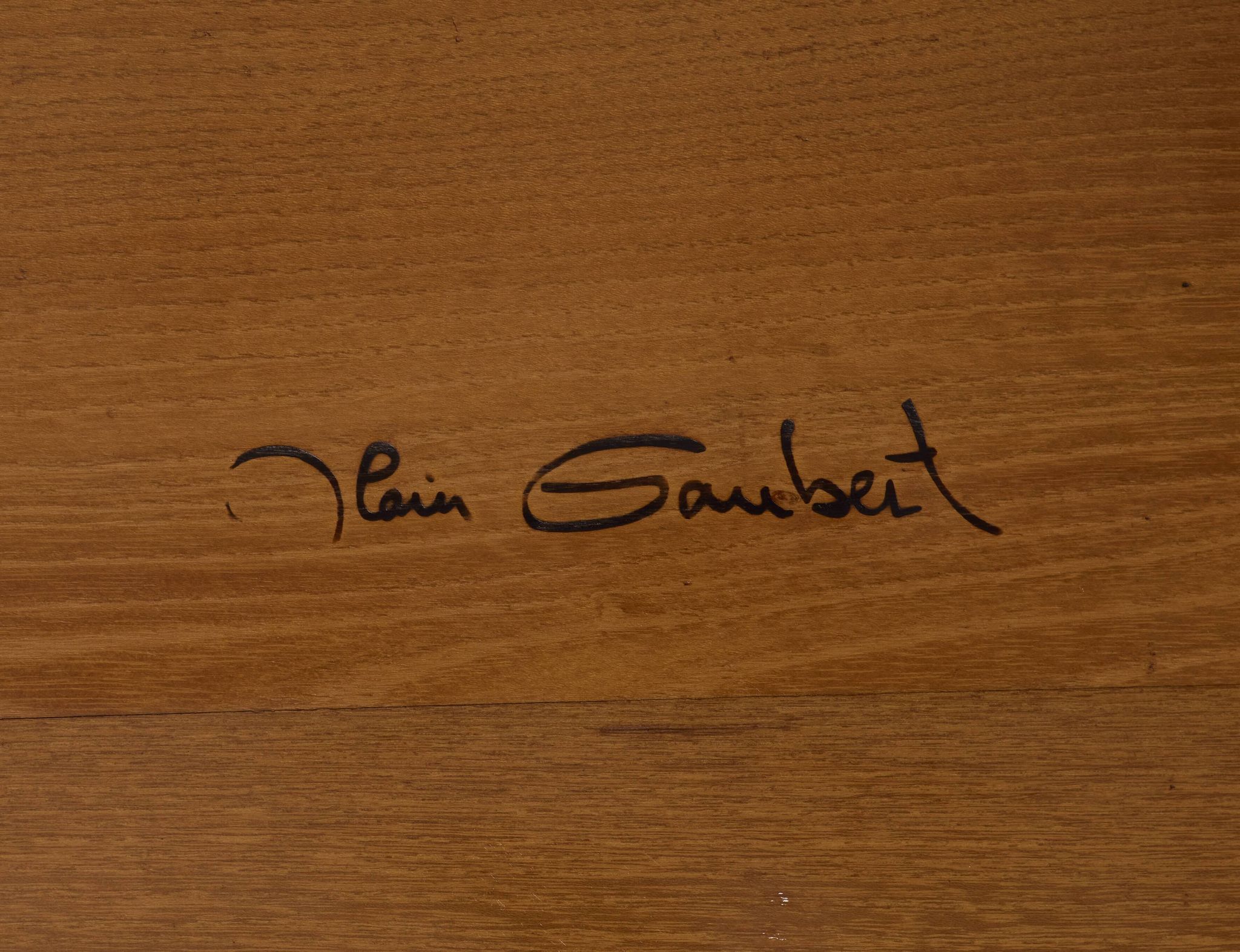 Table basse en Orme Massif par Alain Gaubert vintage Circa 1980