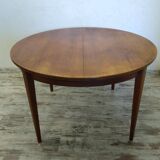 Table style scandinave