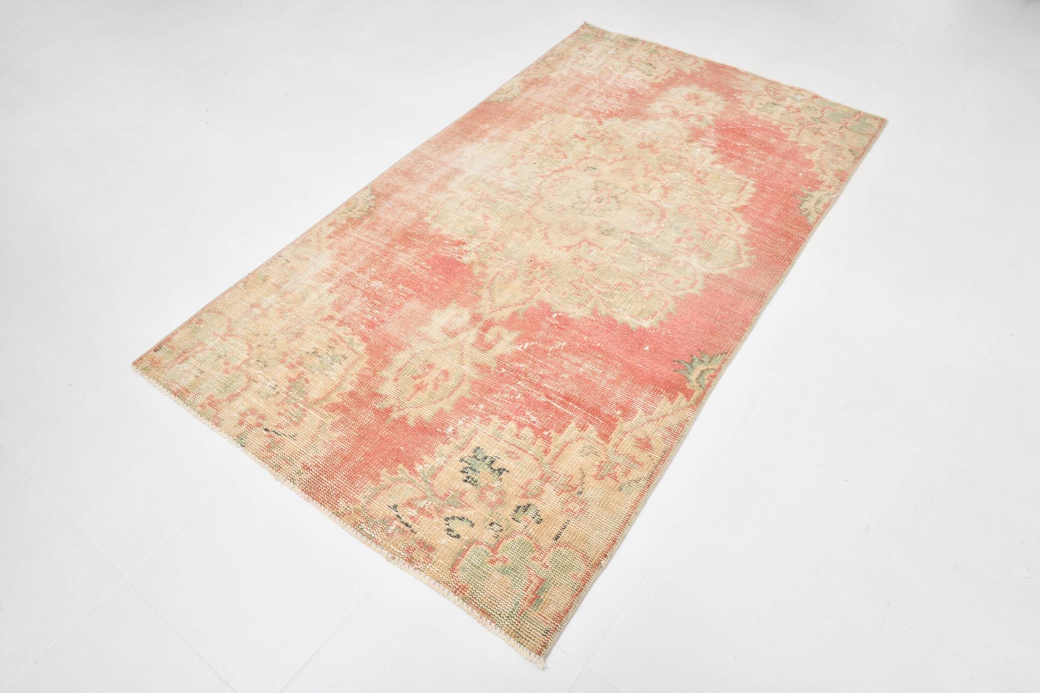 4x7 Red & Salmon Oriental Pattern Vintage Rug, 120x213Cm
