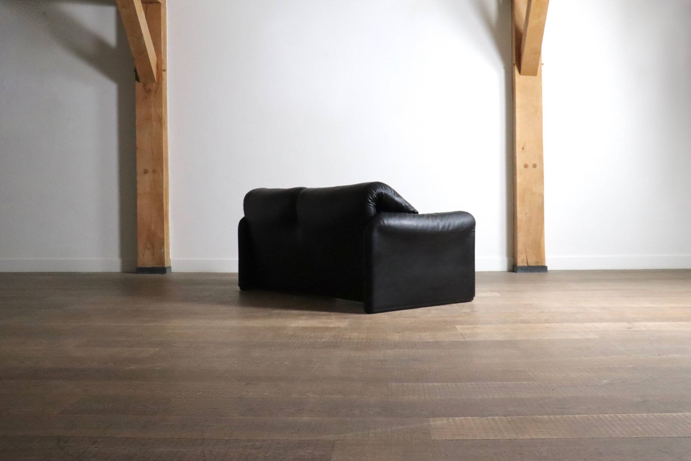 Cassina Maralunga Two Seater Sofa In Black Leather By Vico Magistretti 1970