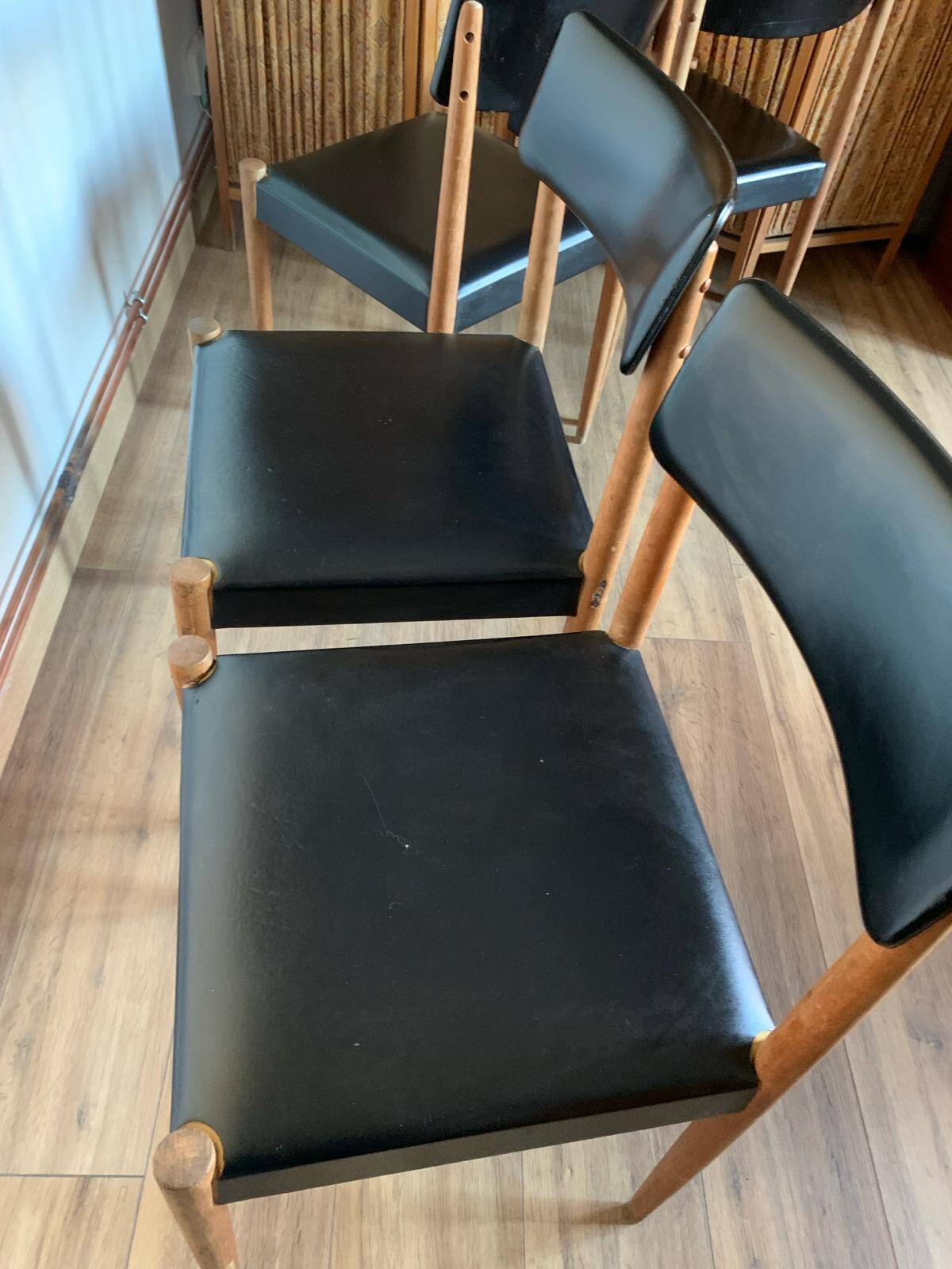 Set of 4 Scandinavian chairs