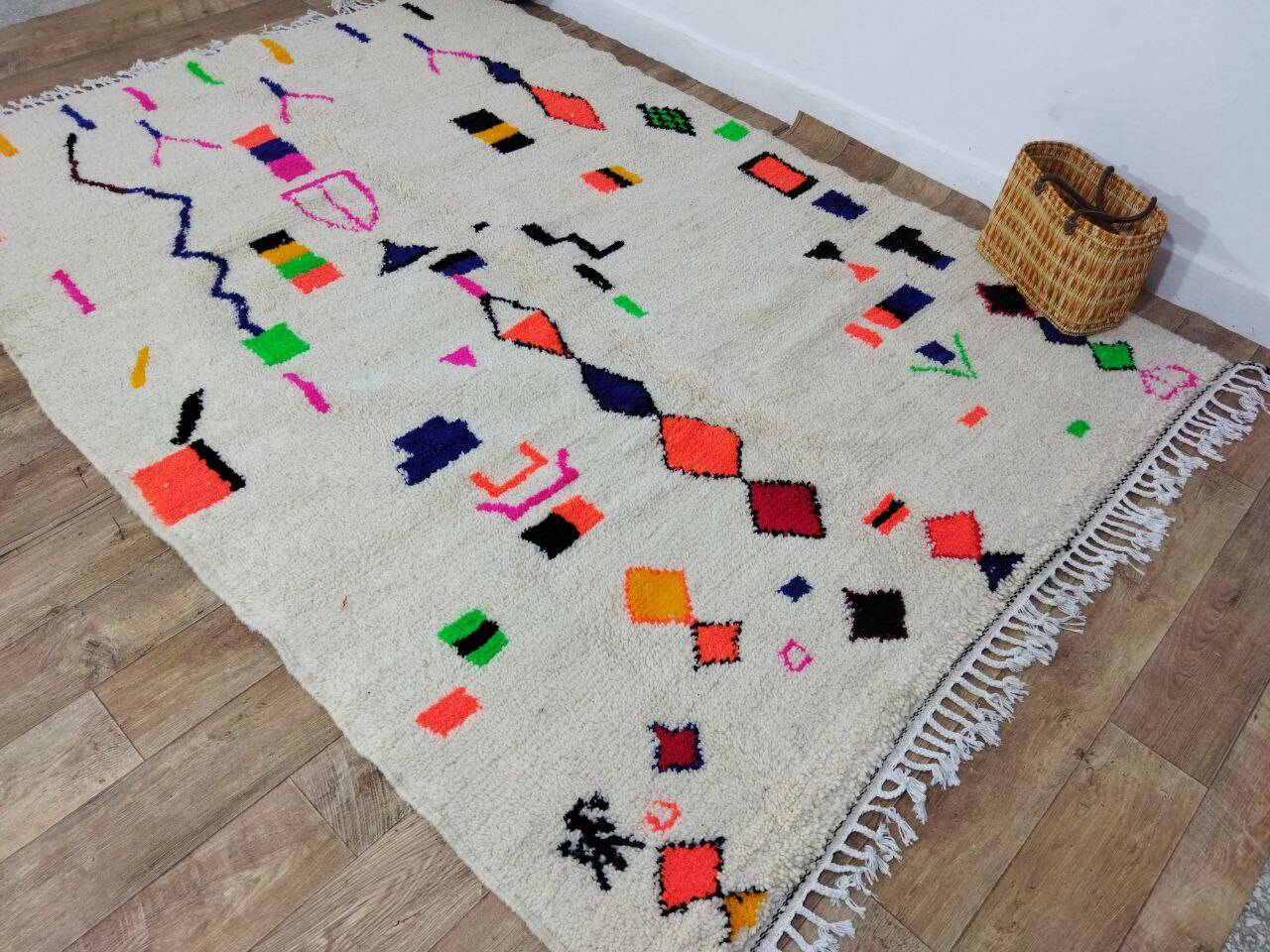 Tapis berbère marocain artisanal fait main 272 x 198 cm