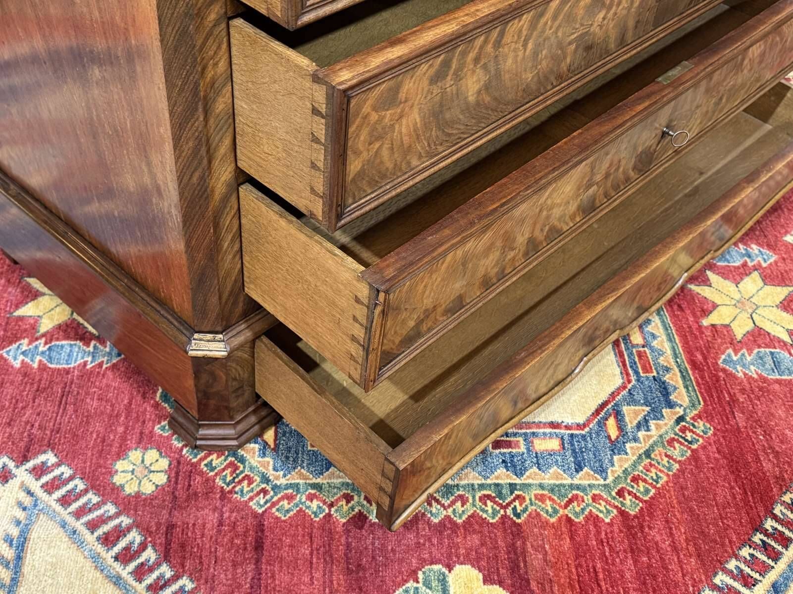 Napoleon III commode in mahogany, oak and with a fine white marble top, late 19th century.