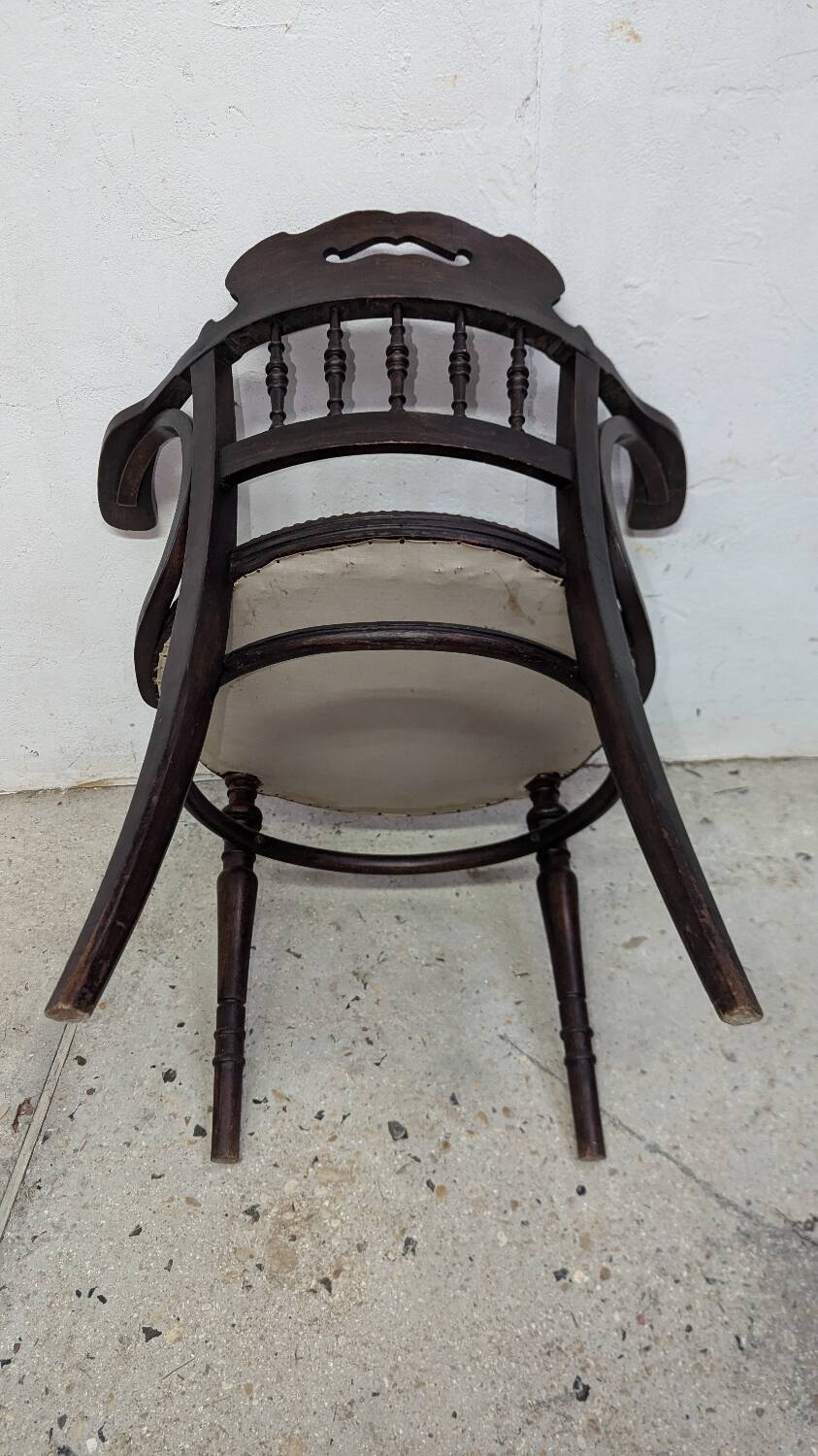 Curved wood armchair J&J khon office