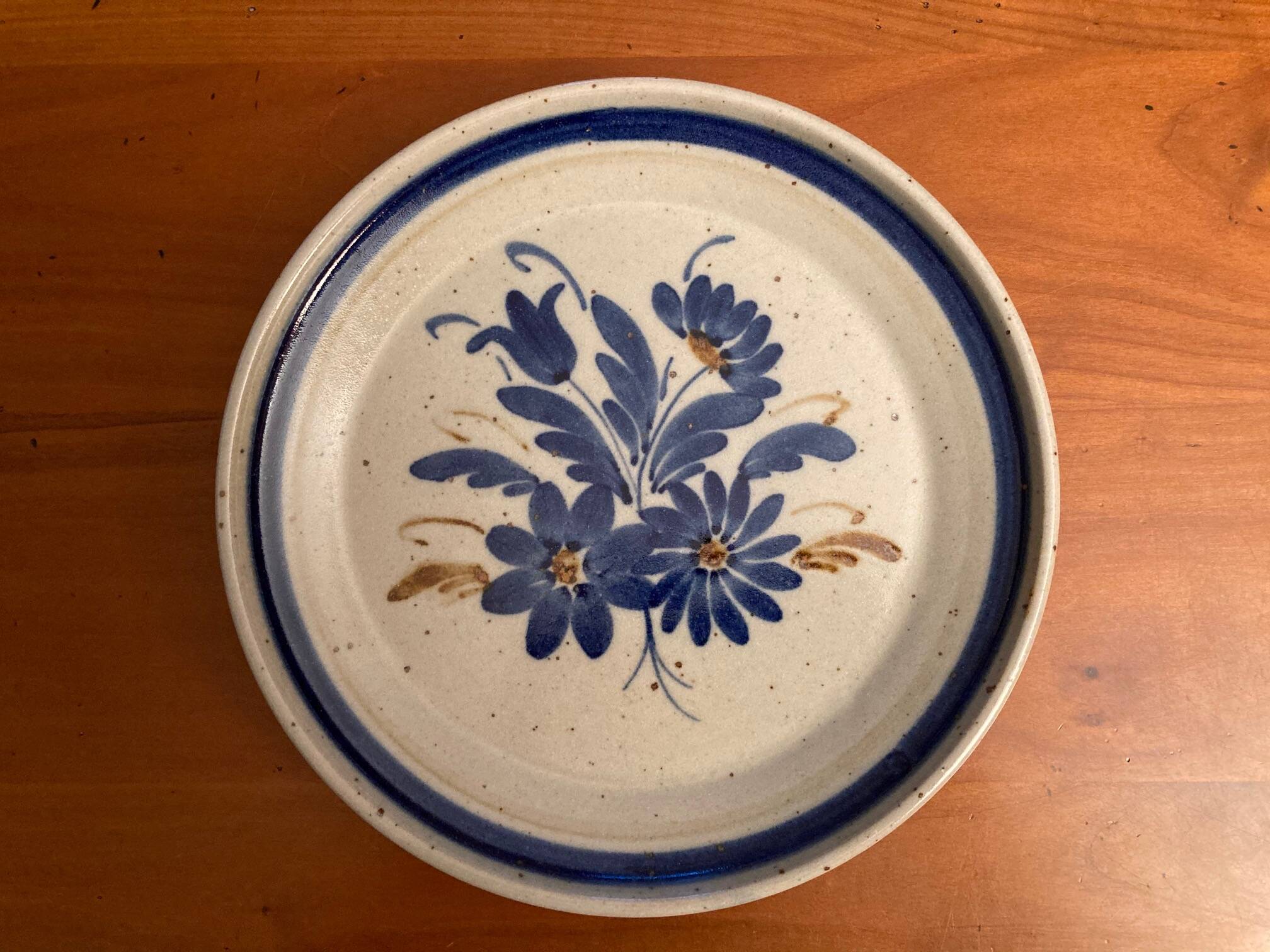 Assiette décorative fleurs bleues